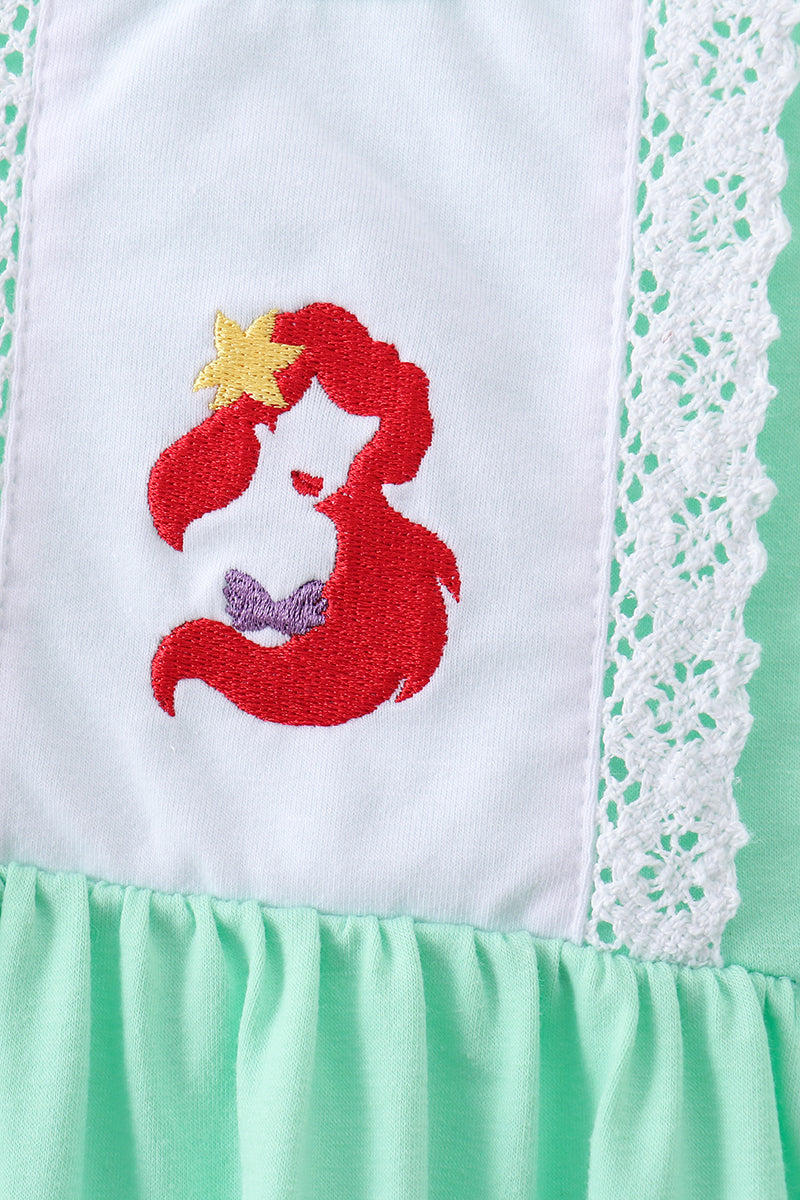 Green character embroidery ruffle dress