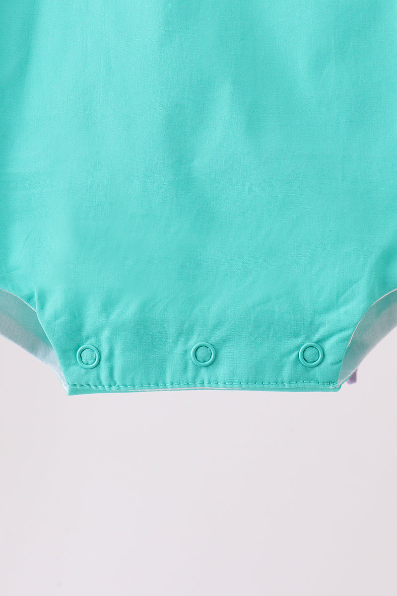 Green ribbon ruffle bow bubble