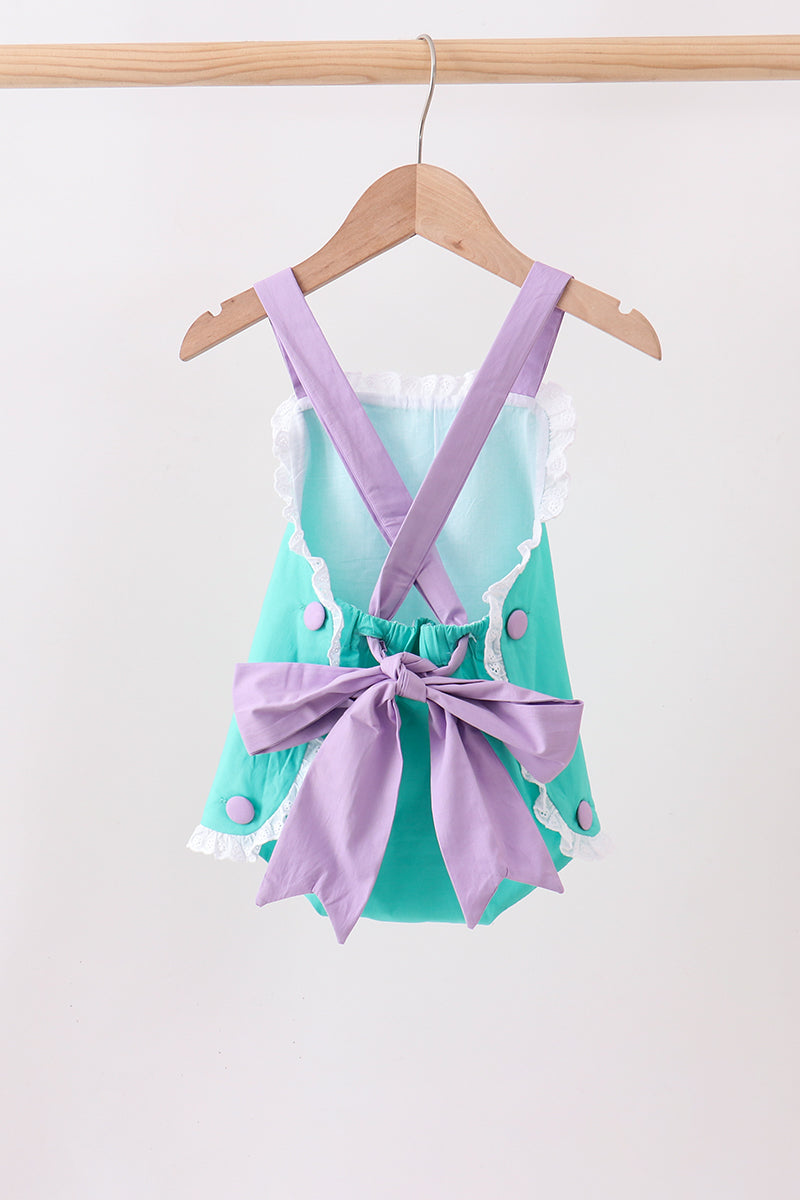 Green ribbon ruffle bow bubble
