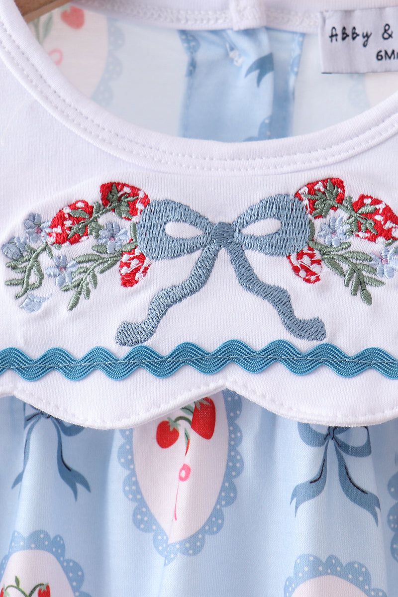 Blue strawberry bow embroidery bubble